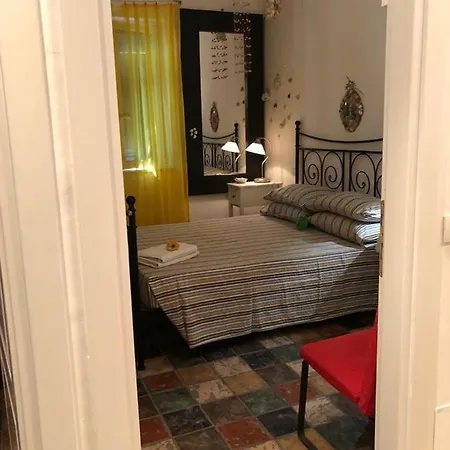 Semesterbostad Villa Elena *